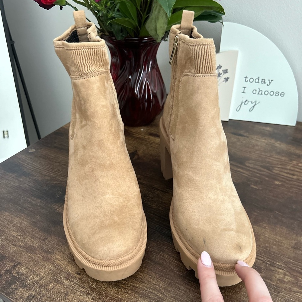 Jennifer Lopez Emalee Boots Vegan Suede Lug Sole Heel Ankle Booties JLo - Picture 3 of 8